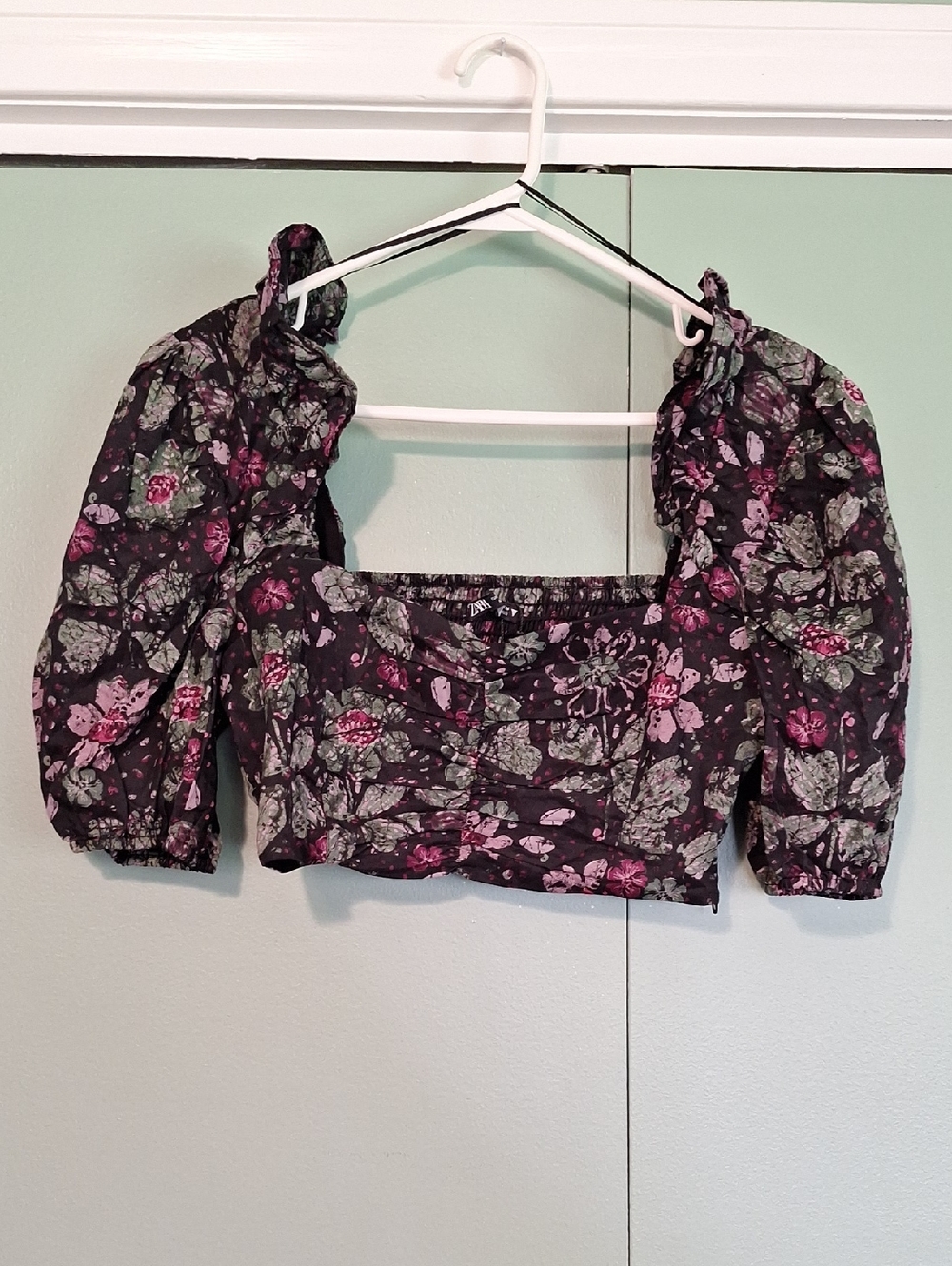 Zara Purple And Green Floral Ruffle Crop Top Size Small